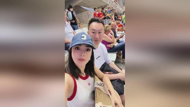 00万后离婚还当女儿面给小三献吻冰球突破CBA教练出轨找老婆要4(图1)